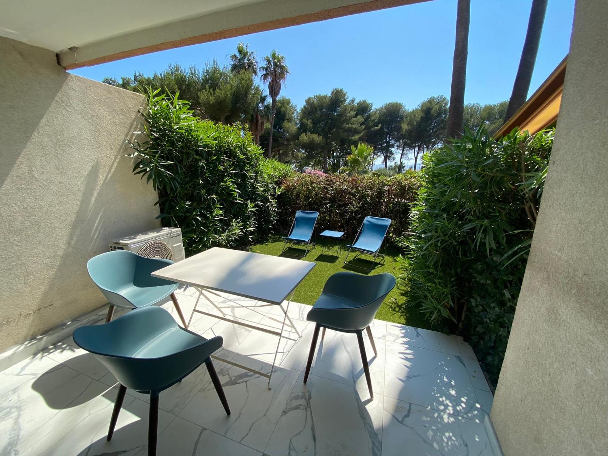 Appartement Face Mer Et Port Santa Lucia Climatise Et Wifi Сен-Рафаэль Экстерьер фото
